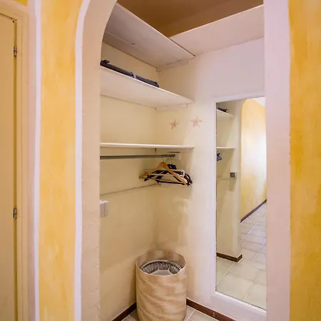 Two-levels With Balconies And Parking Appartamento
