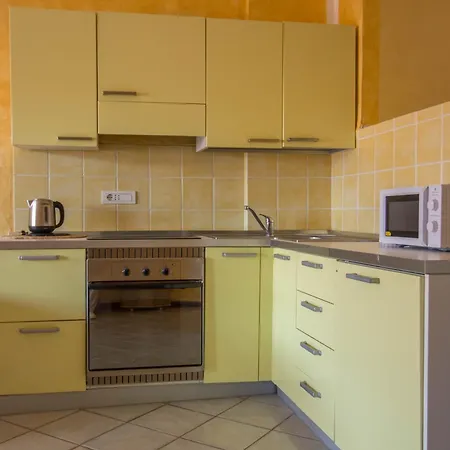 Apartman Two-levels With Balconies And Parking *